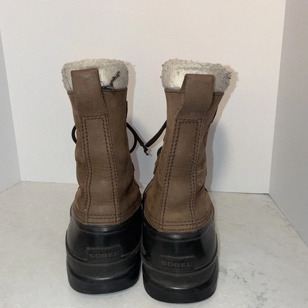 SOREL. CARIBOU WEATHERPROOF ROBUCK & LEATHER BOOTS SIZE  9